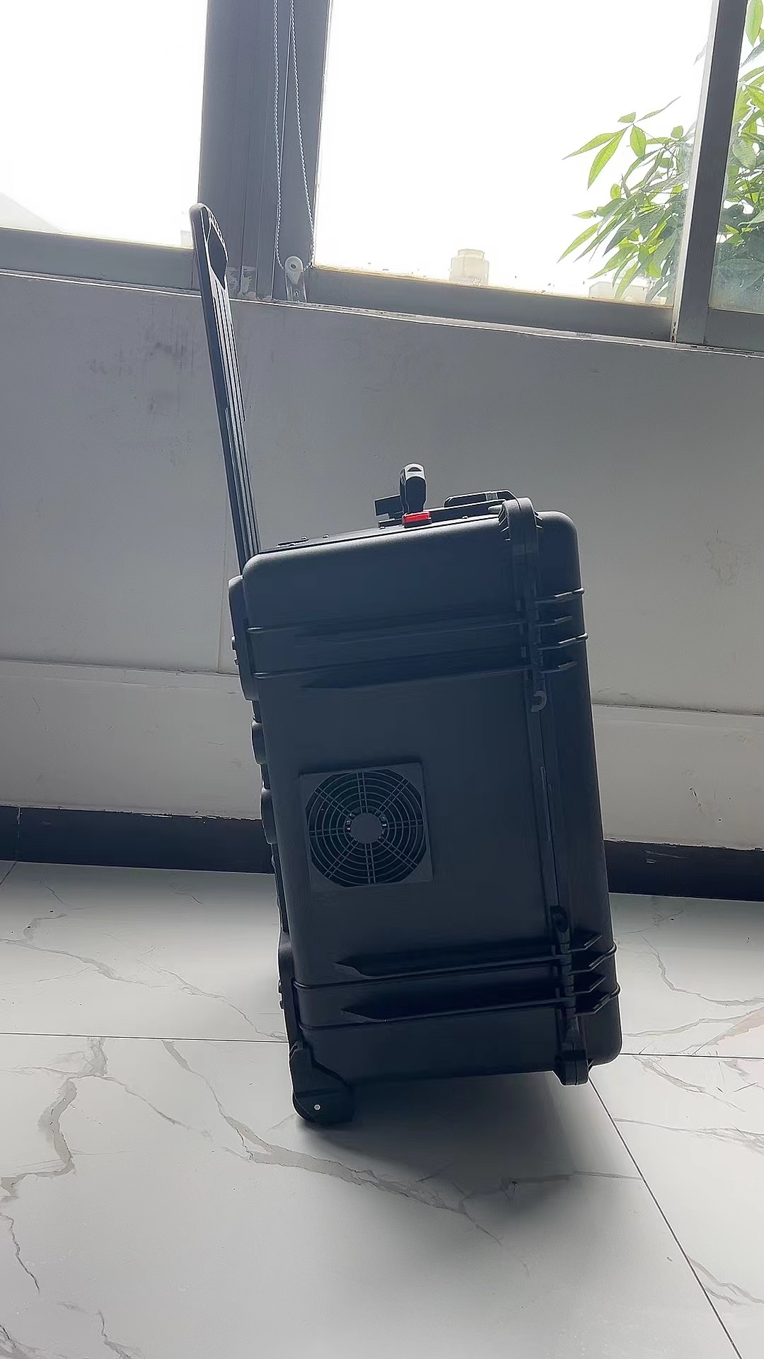 金坛手拉箱型移动通信干扰器